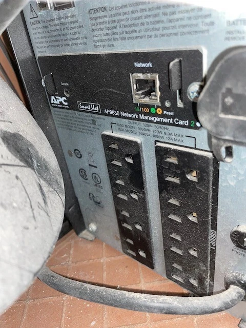 APC Smart-UPS 1000VA 700W LCD Tower 15A 120V Output: (8) 5-15R, SMT1000 - Image 2 of 4