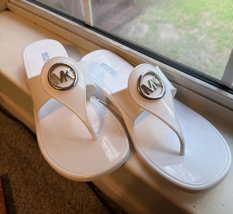MICHAEL Michael Kors White PVC Logo Thong Sandal Slip On Women’s 8M MPN