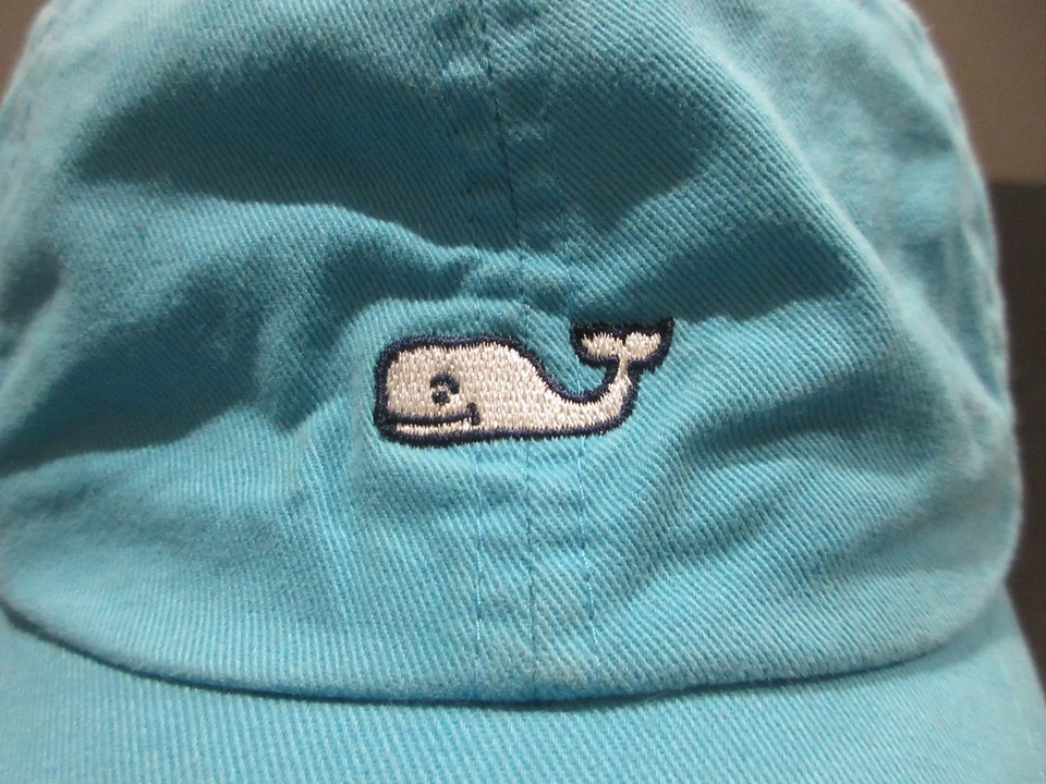Gorra Vineyard Vines con correa trasera azul blanco ballena preppy ajustable para hombre Foto 2 de 4
