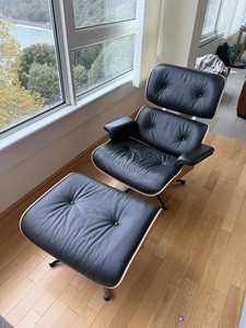 Vitra Eames Lounge Chair & Ottoman