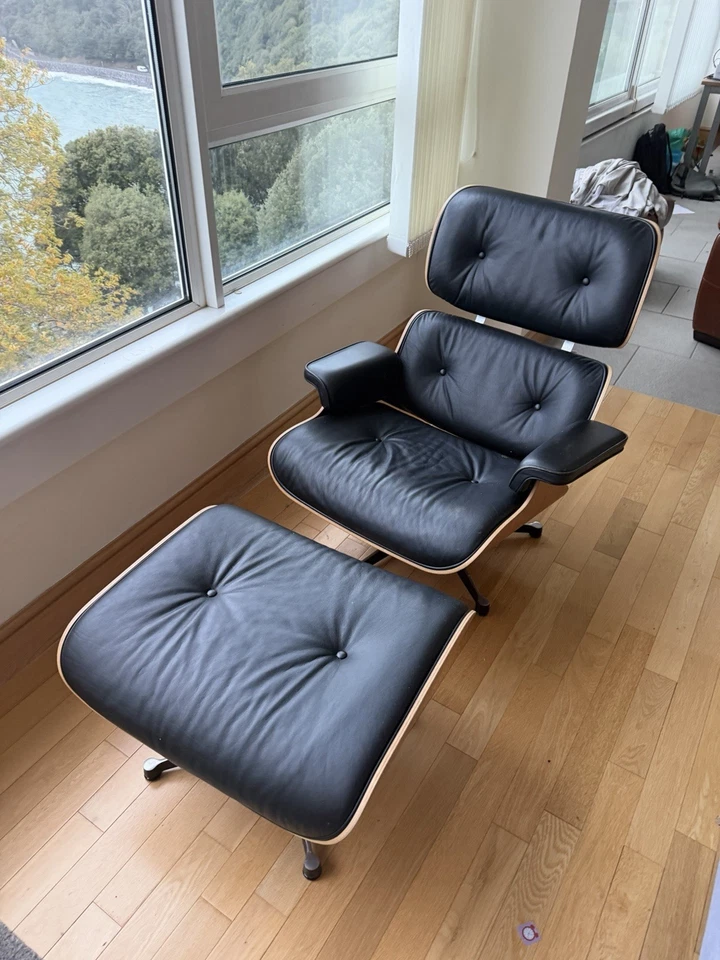 Vitra Eames Lounge Chair, photo 1 of 5