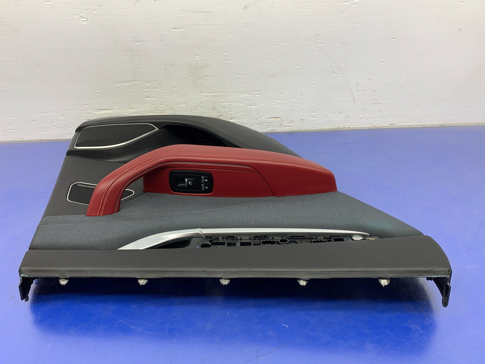 2017 - 2020 MASERATI LEVANTE OEM LEFT REAR INNER DOOR TRIM PANEL