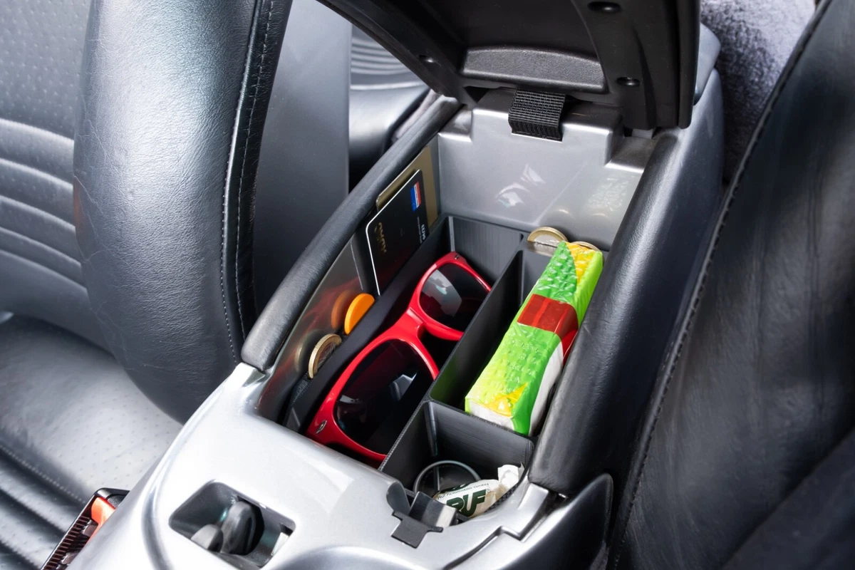 Bracciolo Posteriore Per Auto Con Portabicchieri E 2 Tasche Portaoggetti - Universale, Pelle Microfibra Impermeabile - 3