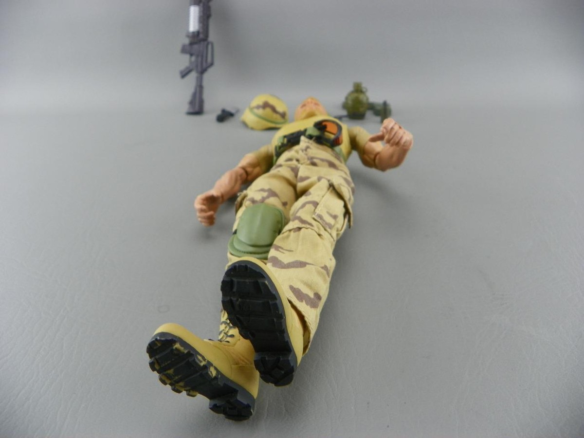 Vintage 1996 Hasbro GI JOE Dusty Tadur Desert Trooper Military