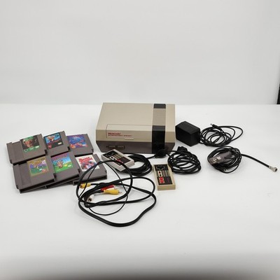 1985 Nintendo Entertainment System Bundle & Misc Games with Cords 2 Controllers