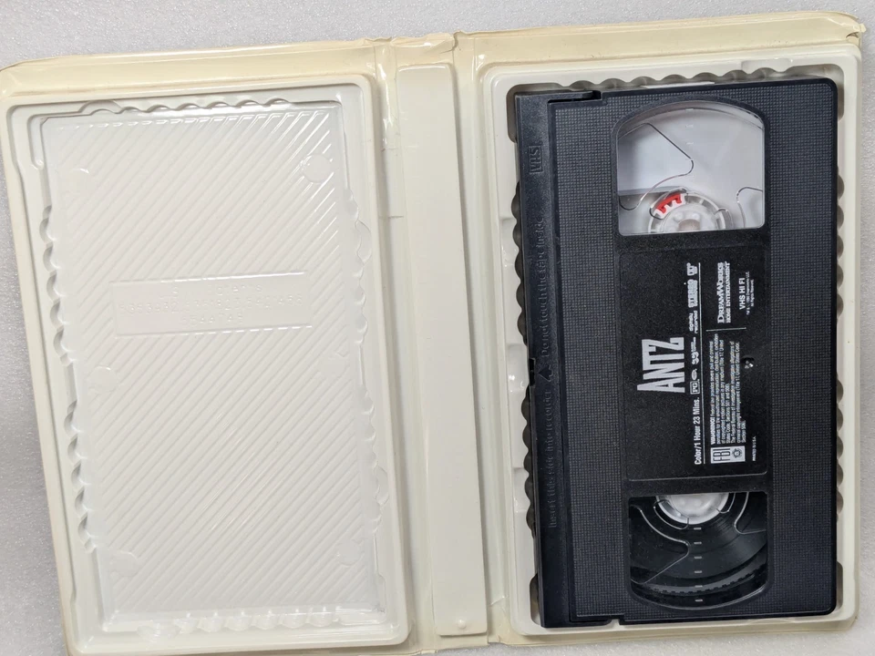 Antz Woody Allen Sharon Stone Sylvester Stallone Gene Hackman (VHS, 1999) - Image 2 of 4