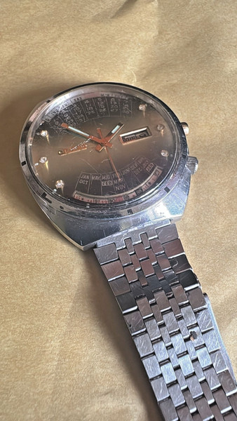 ORIENT 469672-4E Reloj Calendario Perpetuo Automático 21 jewell 1.5in Caja 7.5in