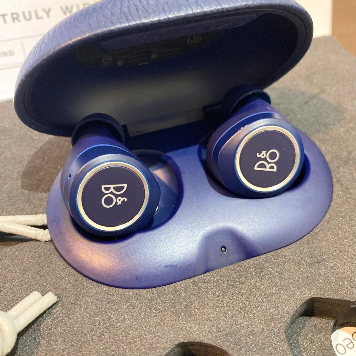 イヤホン Bang&Olfsen Beoplay E8 Late Night Blue Bang&Olfsen Beoplay E8 Late Night Blue Lowest Price Sold out