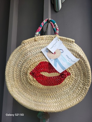 Anthropolgie Maud Fourier Paris Kiss Kiss Straw Round Tote Red Lips Sold Out