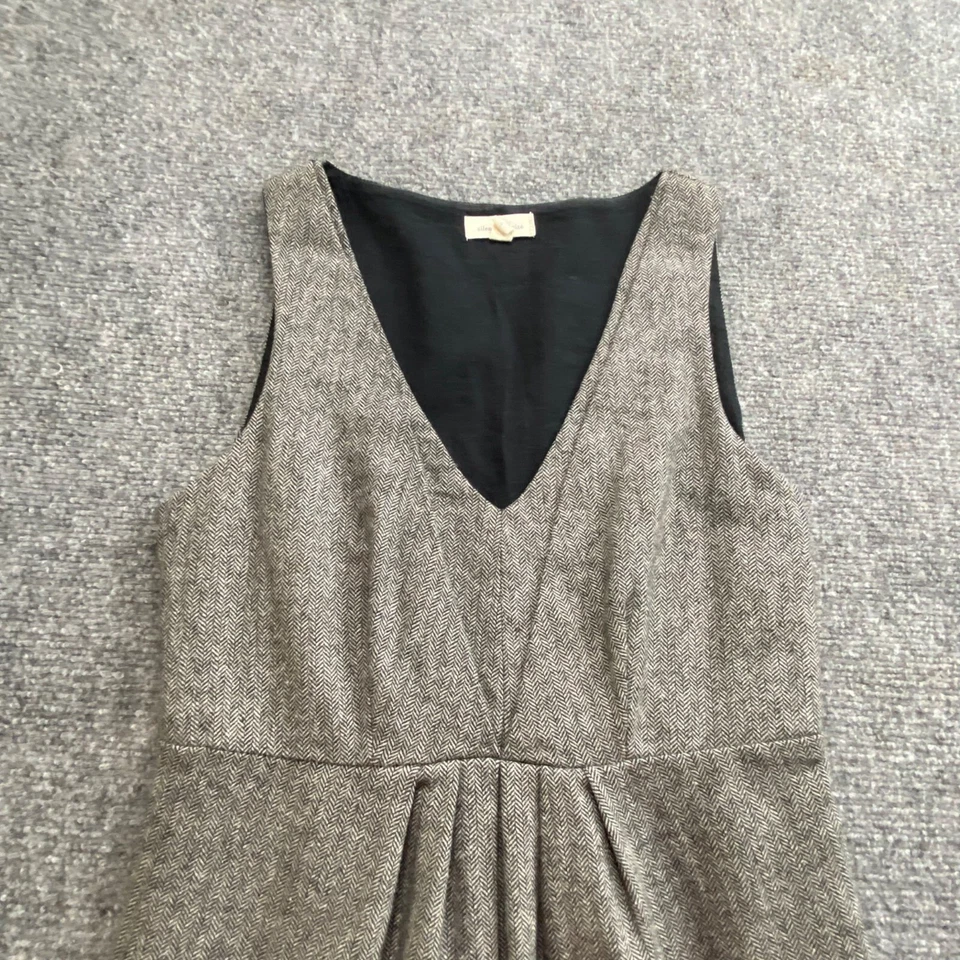 Vestido Silence + Noise para mujer 4 gris tweed cuello en V sin mangas portador ropa de oficina Foto 2 de 4
