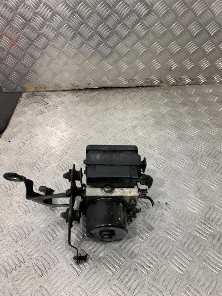 Volkswagen Golf MK5 2006 módulo de control de bomba ABS 1K0614517M #2 Foto 2 de 4