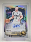 BENNETT STIRTZ 2025-26 BOWMAN CHROME U 1ST ROOKIE RC AUTO REFRACTOR /499 Q3882