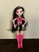 Monster High Skulltimate Secrets 3  Neon Frights  DRACULAURA Doll