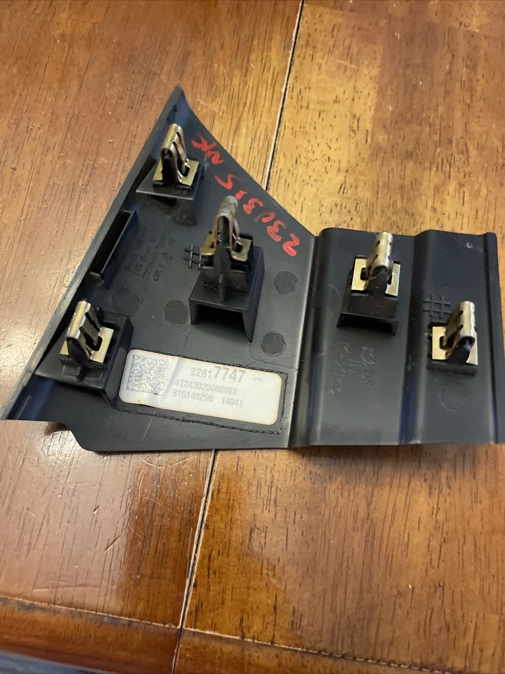 2014-2018 雪佛兰 Silverado GMC Sierra 下仪表板装饰 22817747 — 第 4/4 张图片