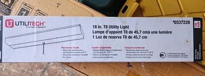 New Utilitech 18in T8 Utility Light 0337228