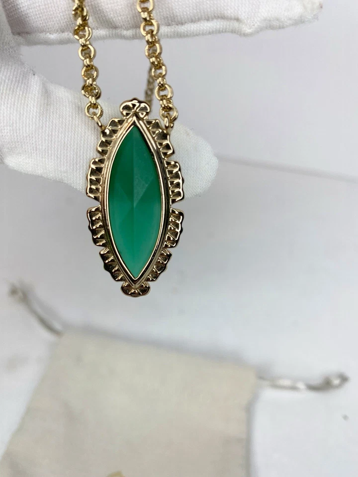 Collar Kendra Scott Vintage Joelio Vidrio Verde Tono Dorado Foto 2 de 4