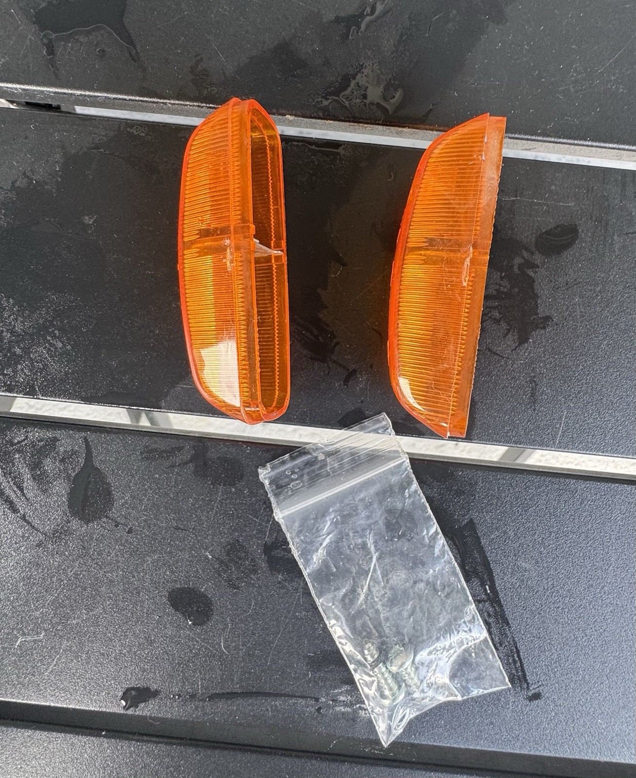 81 to 99 Rolls Royce Silver Spur Bentley Turbo R  turn signal lens Pair