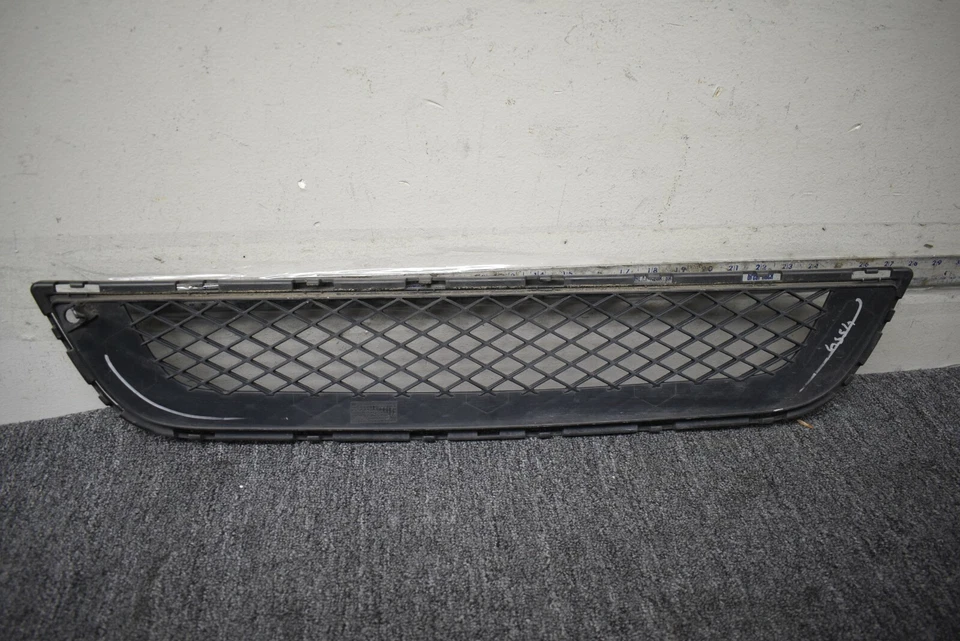 Rejilla inferior Buick Verano 2012-2017 OEM de fábrica Foto 4 de 4