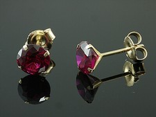 333 Gold  Ohrstecker  mit 4 Krappen 1 Paar 6 mm Grösse  Zirkonia Steine