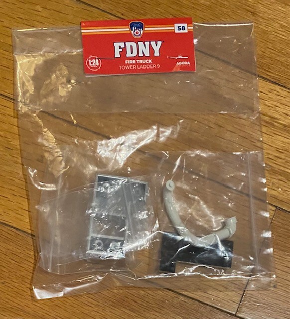 FDNY Ladder Company 9, 1:24 scale diecast model, kit 58