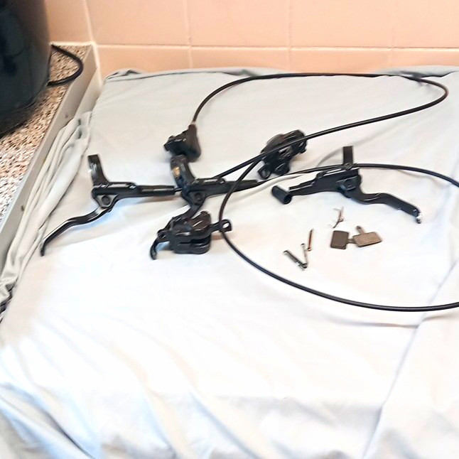 Shimano BL-MT200/BL-MT201 Hydraulic Disc Brakes Set Front & Rear Black