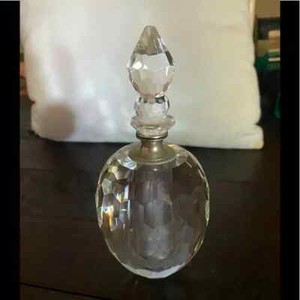 Crystal Perfume Bottle E5