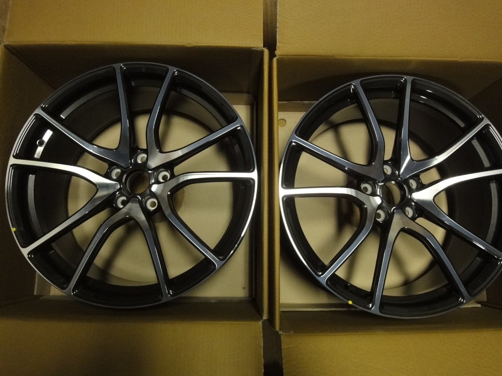 NEW McLaren 570S Premium Diamond Cut Front Wheels set of 2 NIB MINT FIT 2014 -19