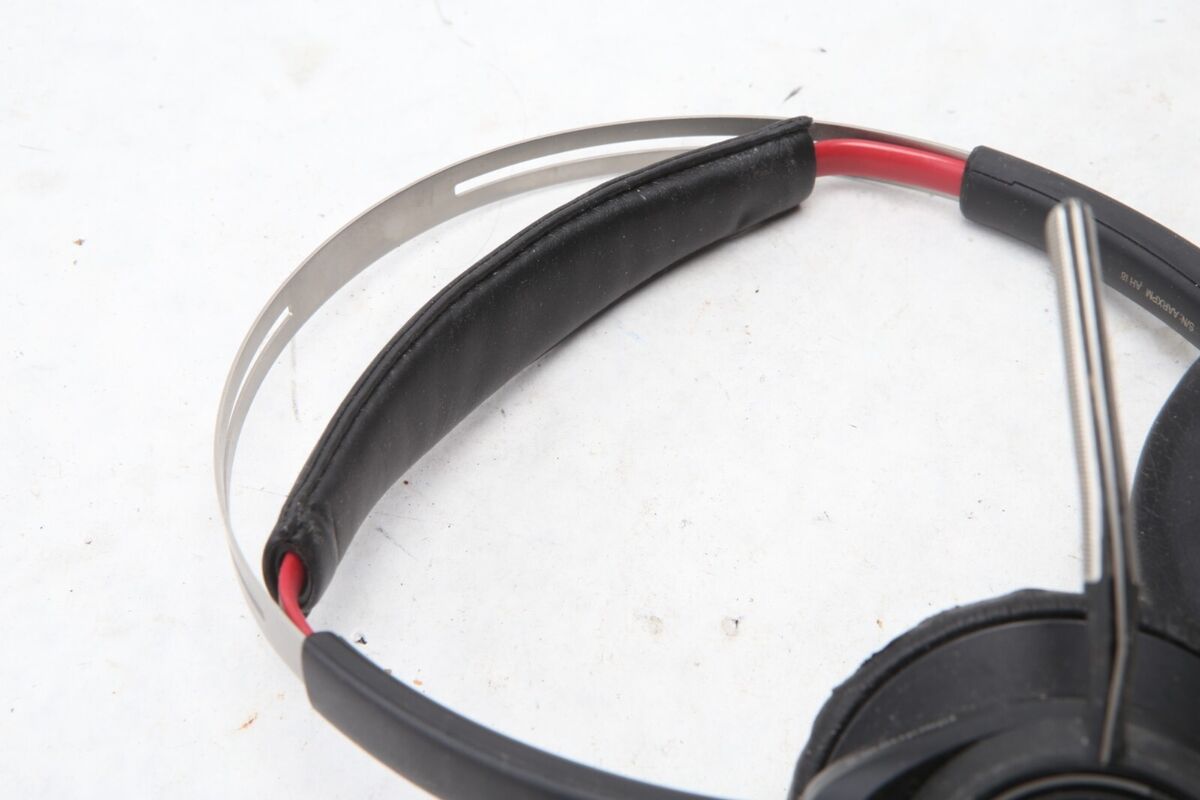 Poly Voyager Focus UC B825-M Bluetooth Headset Noise Poly Voyager Focus UC B825-M Bluetooth Headset Noise