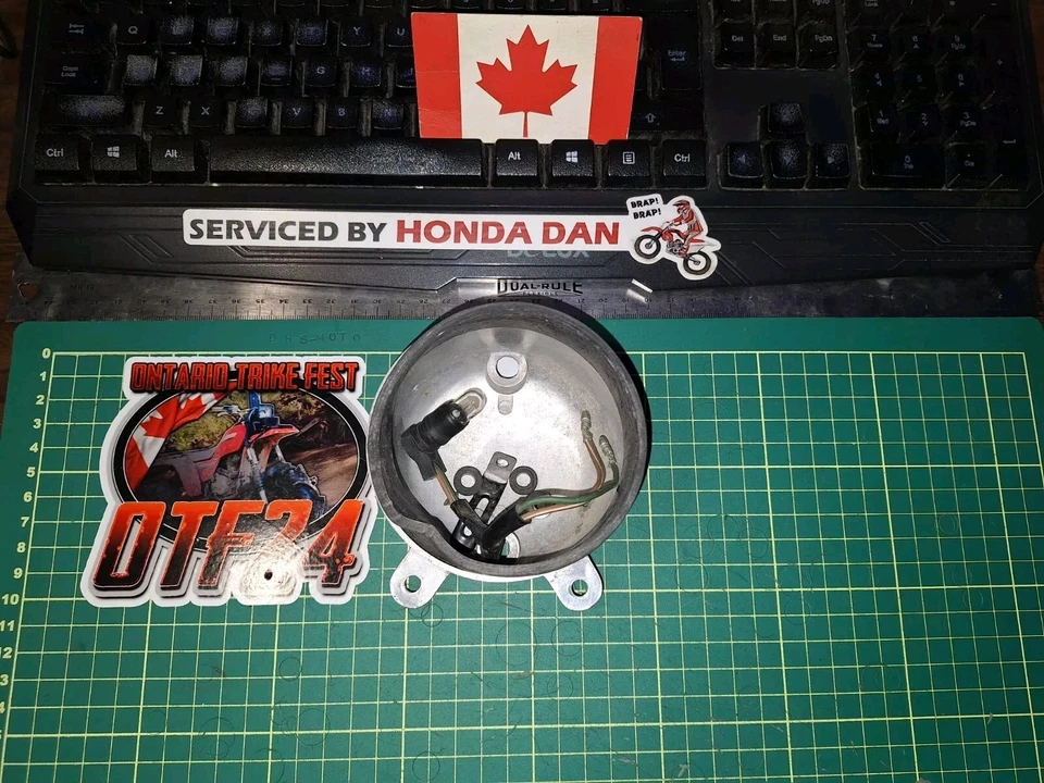 Cubierta de tacómetro Honda Magna VF750C VF700 usada 37252-MB1-008 compatible con 1982-1984 700-750cc Foto 3 de 4