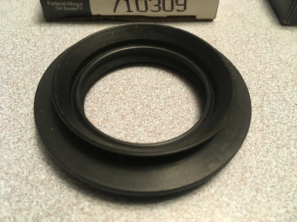 PAR: Sello de cubierta de distribución del motor National 710309 para Chevy Geo Spectrum 1,5 L  Foto 2 de 4