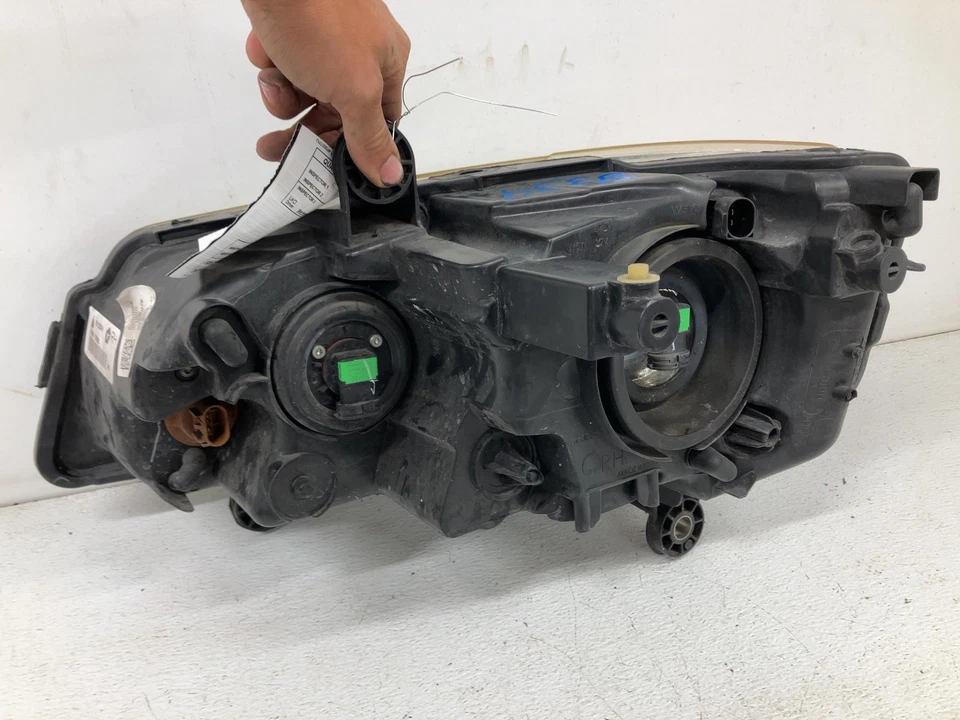 Headlamp Assembly 14 DODGE CARAVAN (halogen) Cvp Passenger Side - Image 4 of 4