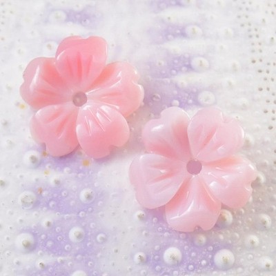 Beautiful Carved Pink Clam Shell Primula Flower Beads Pair for Earrings 0.57 g