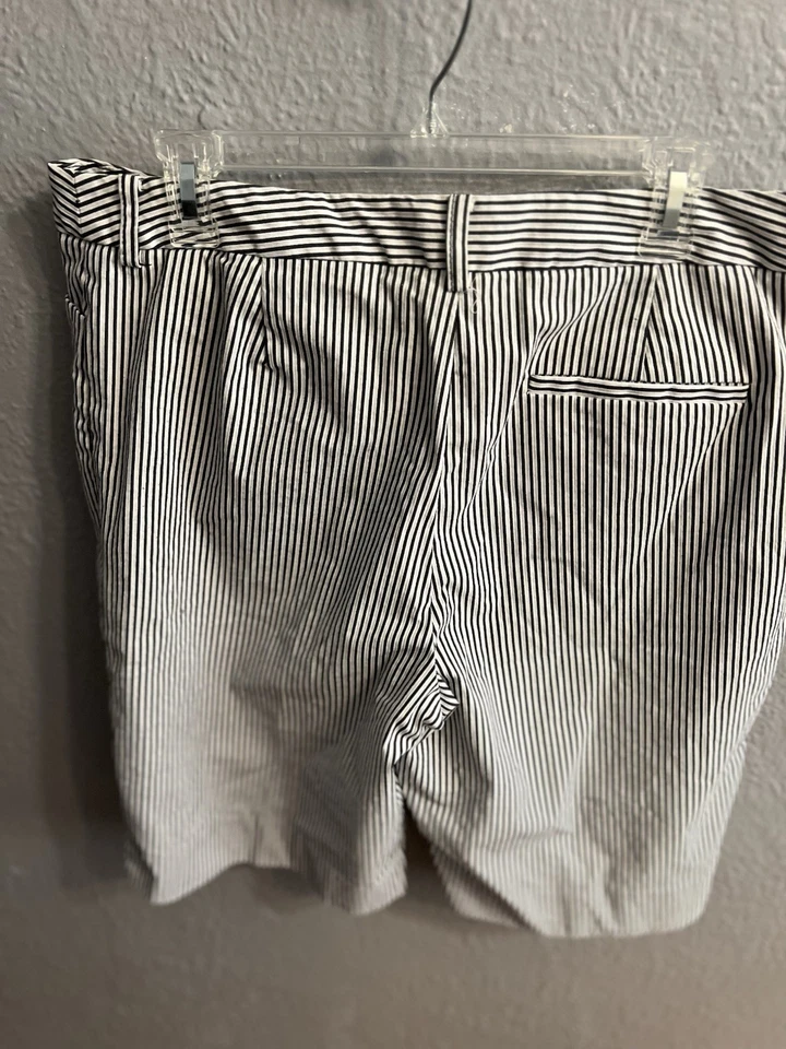Pantalones cortos de golf Jones New York Signature Bermudas para mujer talla 14 blancos negros a rayas Foto 3 de 4