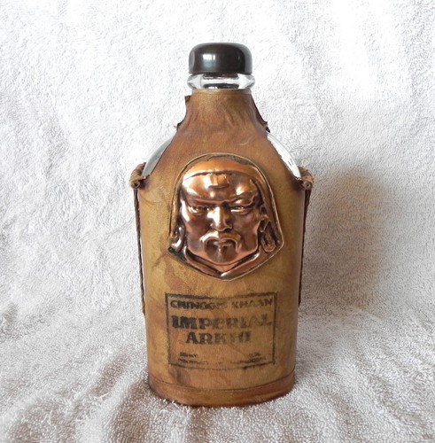 Chinggis Khaan IMPERIAL ARKHI Bottiglia di vodka mongola avvolta in pelle (vuota) - Foto 2 di 8