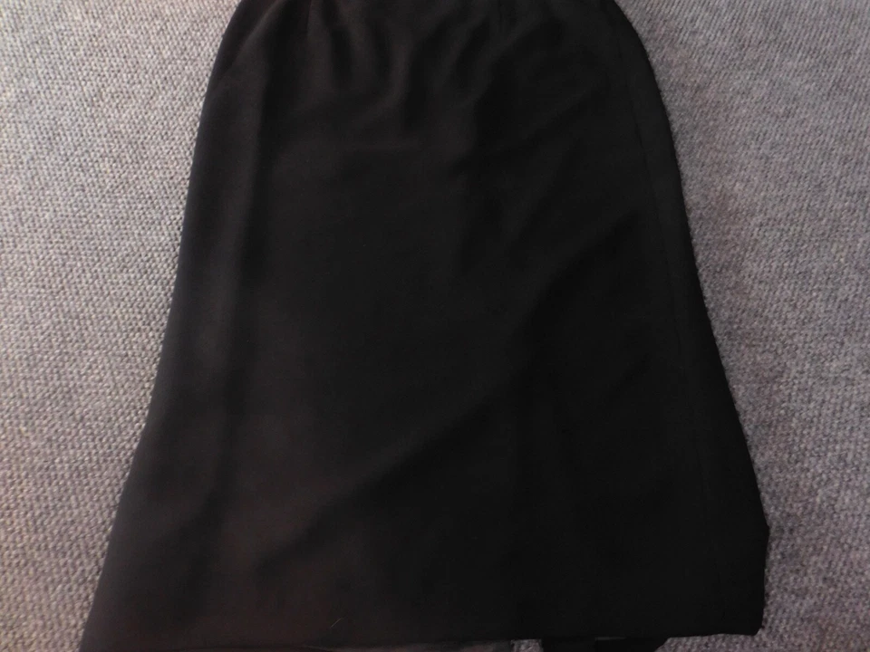 Jones Wear Mujer Falda 16 Negra Línea A Clásica Cremallera Elástica Esencial Clásica Foto 3 de 4