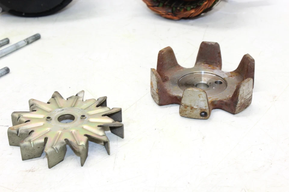 2003 年本田 Nighthawk 750 Cb750 发动机发电机发电机带盖 — 第 3/4 张图片