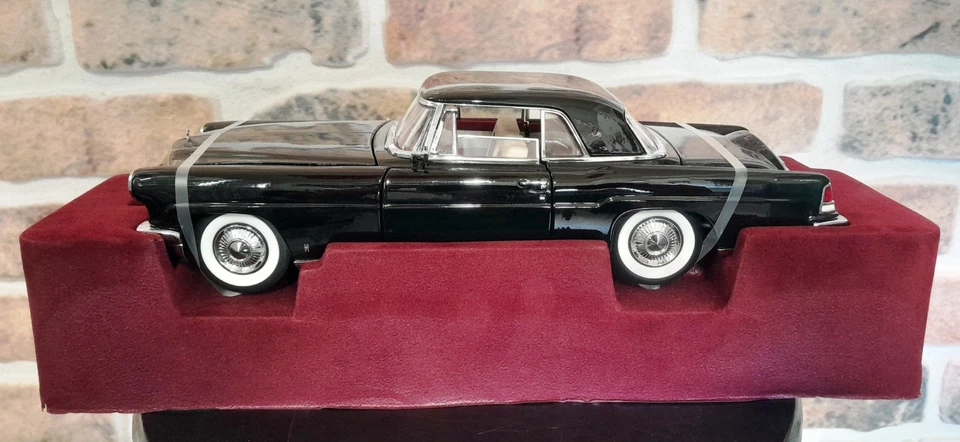 Lincoln Continental Mark II 1956 – Road Signature - Scala 1:18 - Immagine 3 di 4