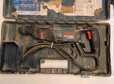 Bosh Bulldog Extreme SDS Hammerdrill With Drill Bits And Carrying Case