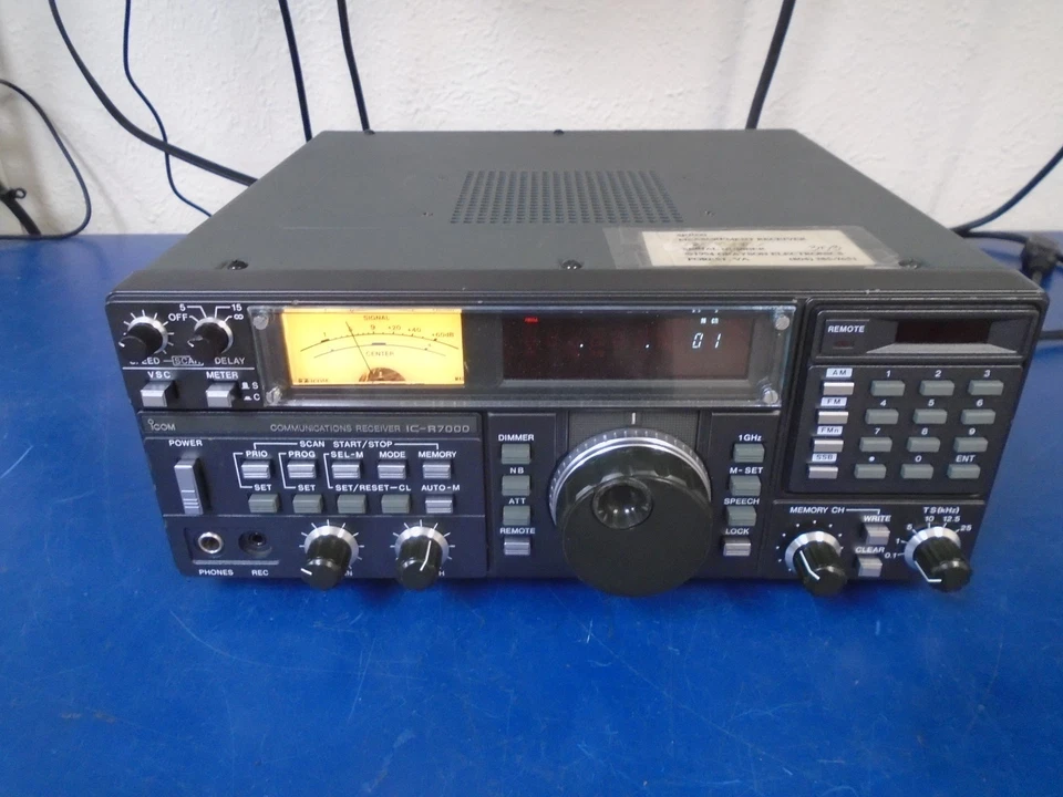 ICOM IC-R7000 RICEVITORE COMUNICAZIONI - Immagine 2 di 4