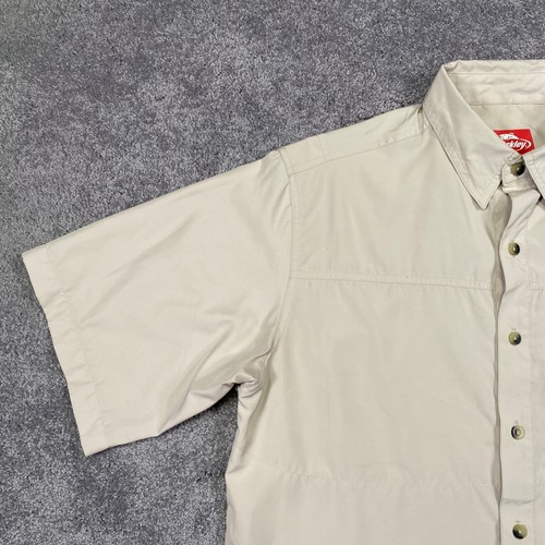 Berkley Fishing Shirt Mens Medium Beige UFP 20+ Zip Pocket Logo Vented Fish - Picture 2 of 18