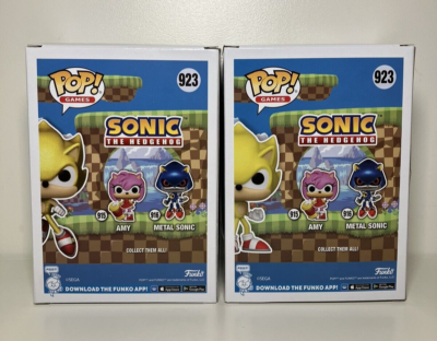 Sonic The Hedgehog #923 Funko Pop! Games Super Sonic Chase Bundle
