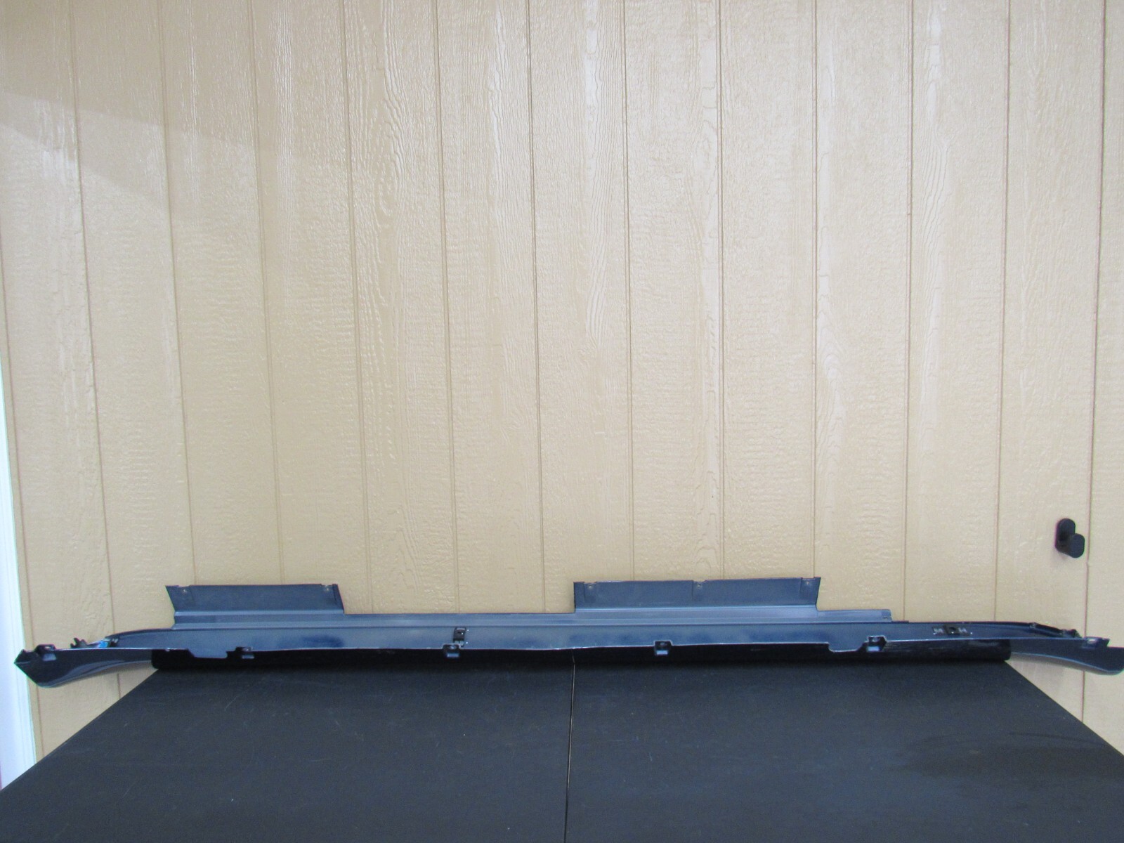 2008-2012 MASERATI QUATTROPORTE ORIGINAL LEFT SIDE ROCKET PANEL MOLDING