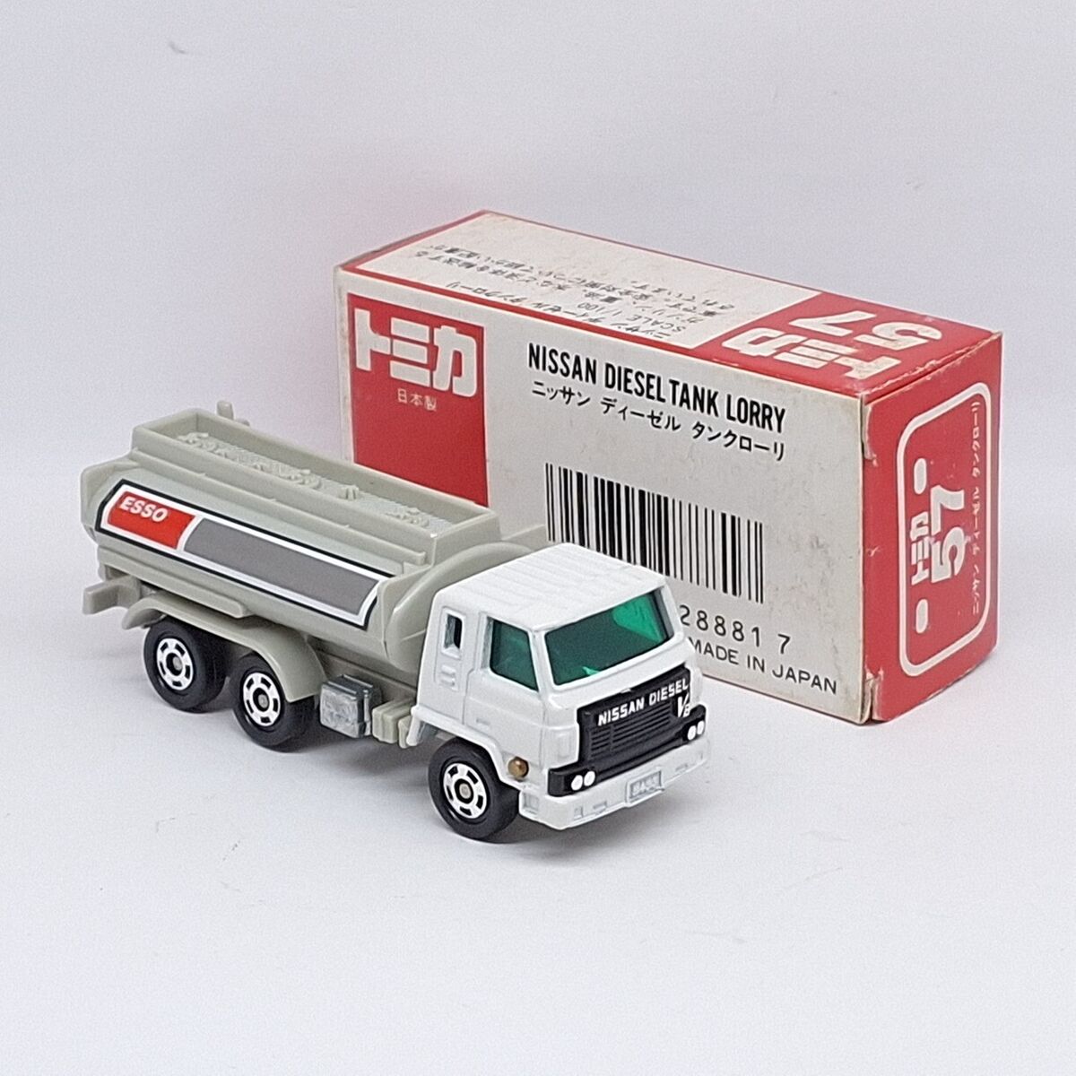 TOMICA 57 NISSAN DIESEL TANK LORRY 1/100 TOMY NEW OIL TRUCK TOMICA 57 NISSAN DIESEL TANK LORRY 1/100 TOMY NEW OIL TRUCK
