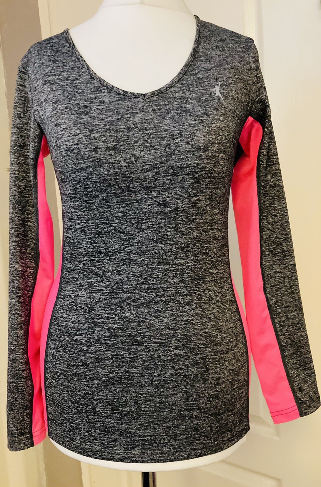 tone time size 8 grey neon pink running top BNWOT Tight Fitting Stretchy  VGC | eBay