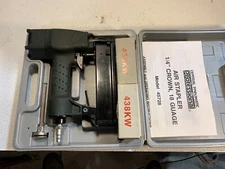Central Pneumatic #45728 1/4" Crown, 18 Ga Air Stapler Max.95 PSI