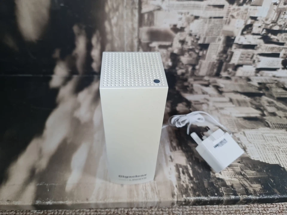 Linksys Velop WHW03 V2 tri-band home mesh WiFi 5 router  - Image 3 of 4