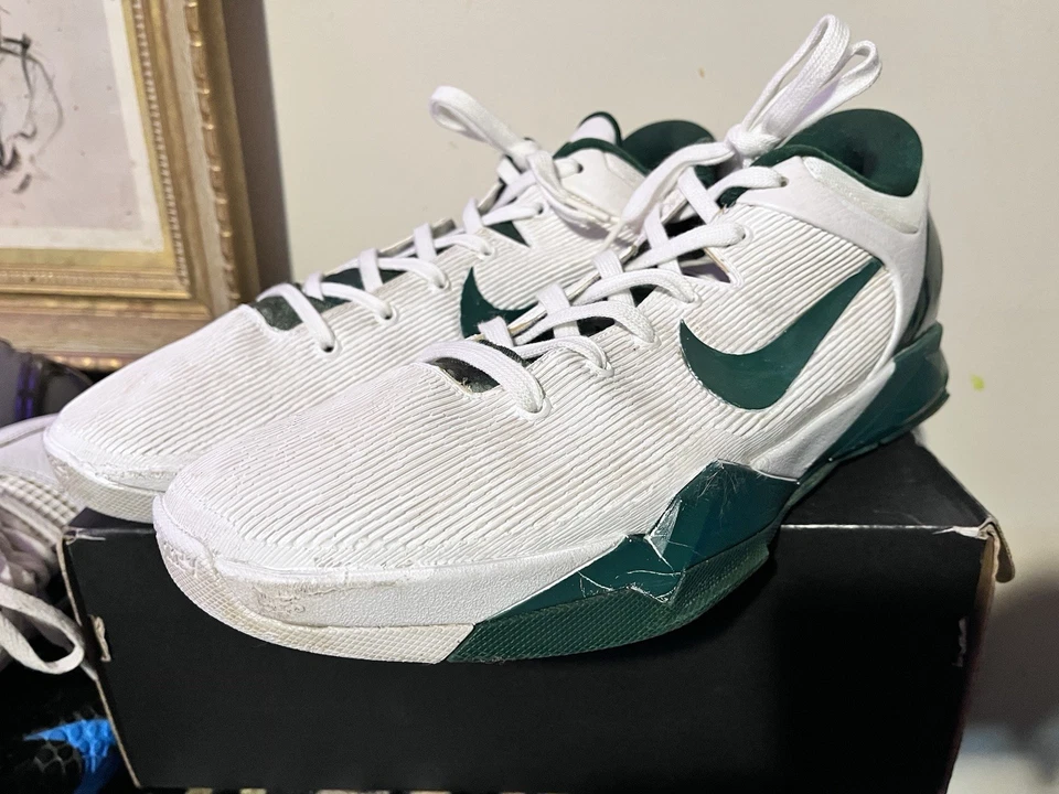 Nike Zoom Kobe 7 System TB 2012 para hombre blanco verde desfiladero talla 13,5 raro original personalizado Foto 3 de 4