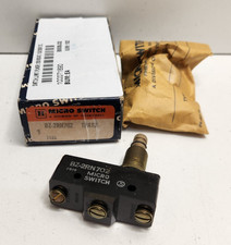 NEW IN BOX MICRO-SWITCH 15A 250V TOP PLUNGER LIMIT SWITCH BZ-2RN702