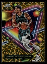 2023-24 Chrome Cosmic #27 Giannis Antetokounmpo Gold Interstellar Refractor /50
