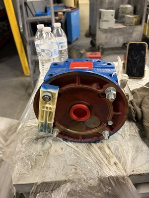 NEW NO BOX ROSSI MR2I50UC2A-24x200 SPEED REDUCER MR2I50UC2A24200